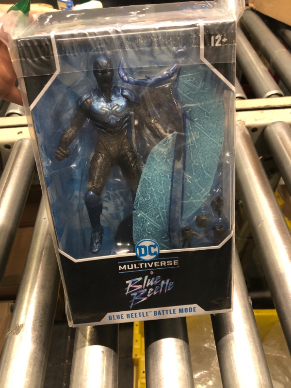 Photo 2 of McFarlane - DC Multiverse - Blue Beetle Movie 7" - Blue Beetle (Battle Mode)