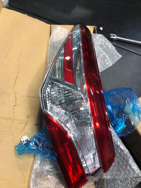 Photo 2 of WFLNHB Driver Side Tail Light Assembly Replacement for 2018-2020 Camry L/LE/TRD, 2020 XSE W/TRD Package, 2018-2019 Hybrid LE & 2020 Camry Hybrid SE Left Tail Light Outer Lamp