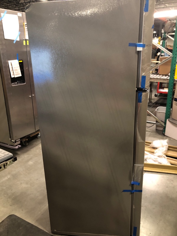 Photo 3 of Whirlpool 17.6-cu ft Top-Freezer Refrigerator (Monochromatic Stainless Steel)
