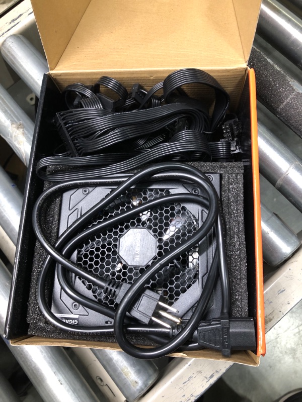 Photo 1 of GIGABYTE GP-UD750GM 750W 80 Plus Gold Certified Fully Modular Power Supply 750W 80+ Gold GIGABYTE