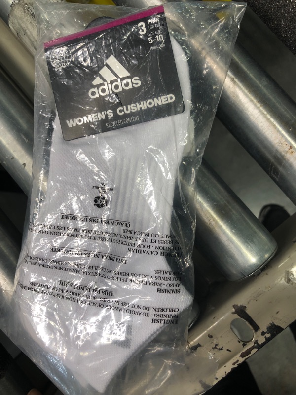 Photo 1 of adidas Men's Cushioned Low Cut Socks (3-Pair) with Arch Compression Medium White/Clear Onix Grey