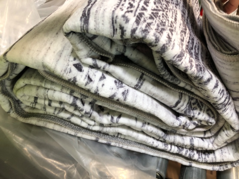 Photo 1 of 10ft x 10ft area rug 
