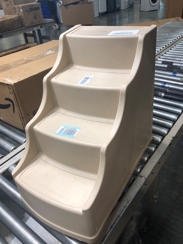 Photo 1 of Amazon Basics Non Slip Pet Stairs for Dogs and Cats 4-Step Tan

**MISSING TAN FOOT COVERS