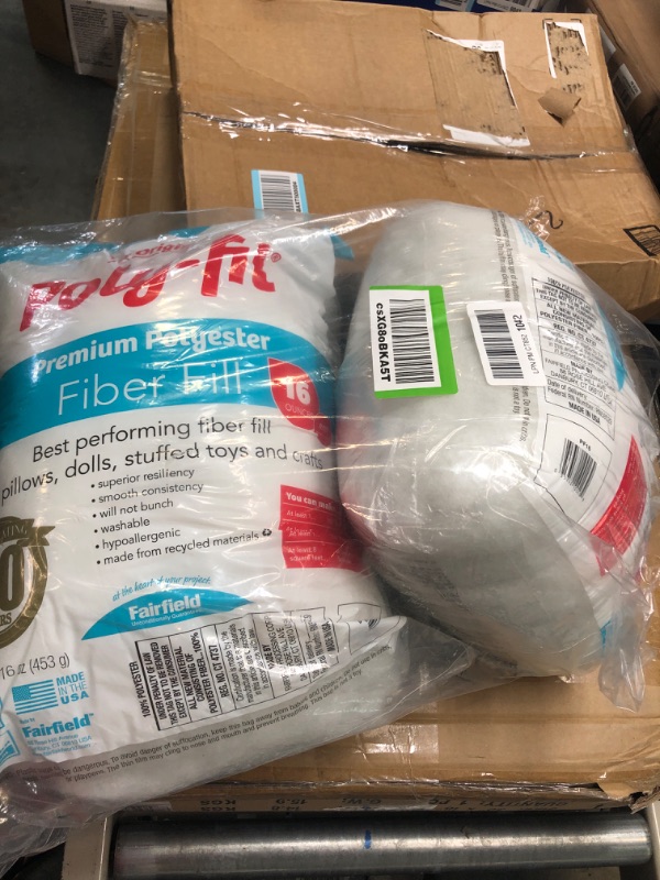 Photo 2 of  2 Fairfield PF16B Poly-Fil Premium Polyester Fibers, 16 Oz, White

**Some fiber missing from 1 bag**
