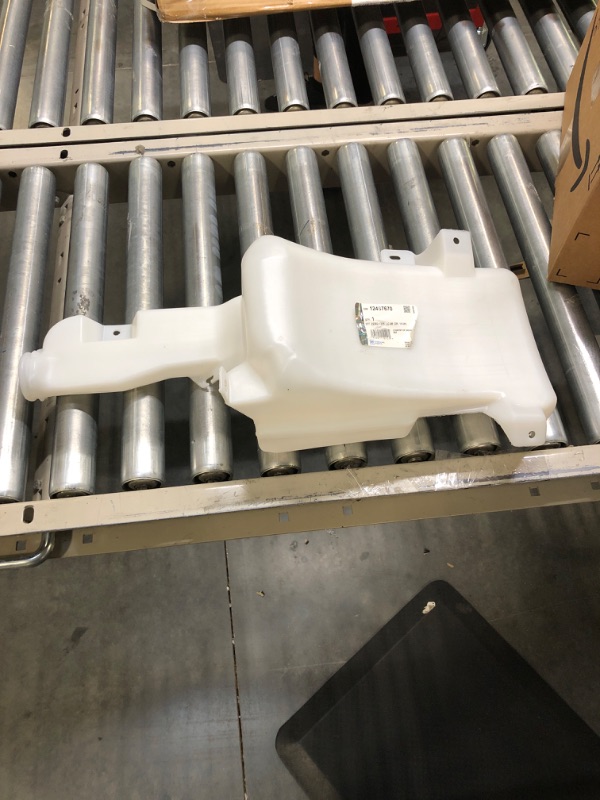 Photo 1 of GM Genuine Parts 12487670 Windshield Washer Fluid Reservoir, 7.02 in