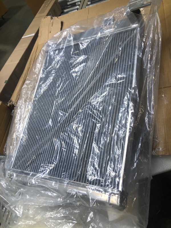 Photo 1 of 6.0 Powerstroke Radiator for 2003-2007 Ford F250 F350 Diesel Super Duty, Ford F250 Radiator, Ford F350 Radiator, Ford F450 Radiator 1 row radiator