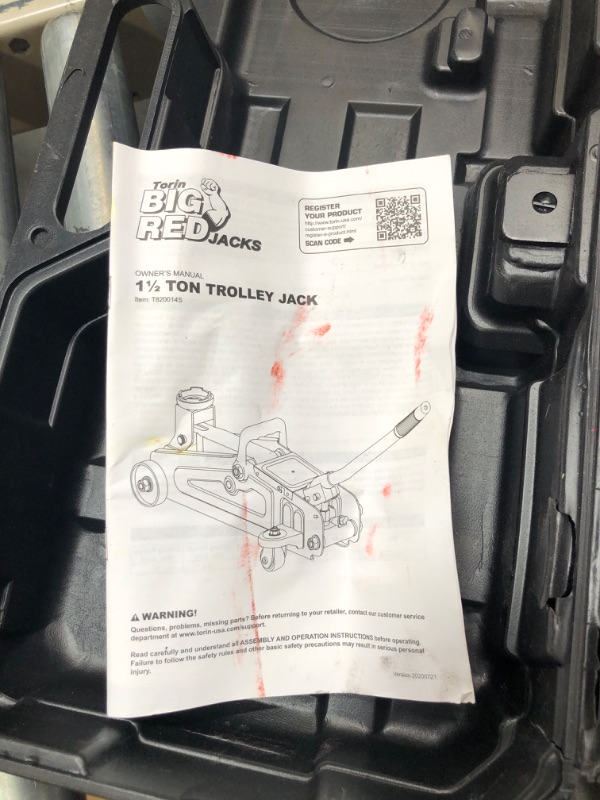 Photo 1 of BIG RED T820014S Torin Hydraulic Trolley Service/Floor Jack with Blow Mold Carrying Storage Case, 1.5 Ton (3,000 lb) Capacity, Red RED 1.5 Ton (3,000 lb)

**CASE CLIP BROKE, TAPED SHUT, SEE PHOTO**