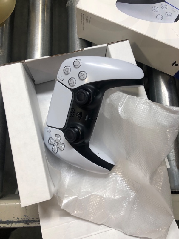 Photo 1 of PlayStation 5 DualSense Wireless Controller