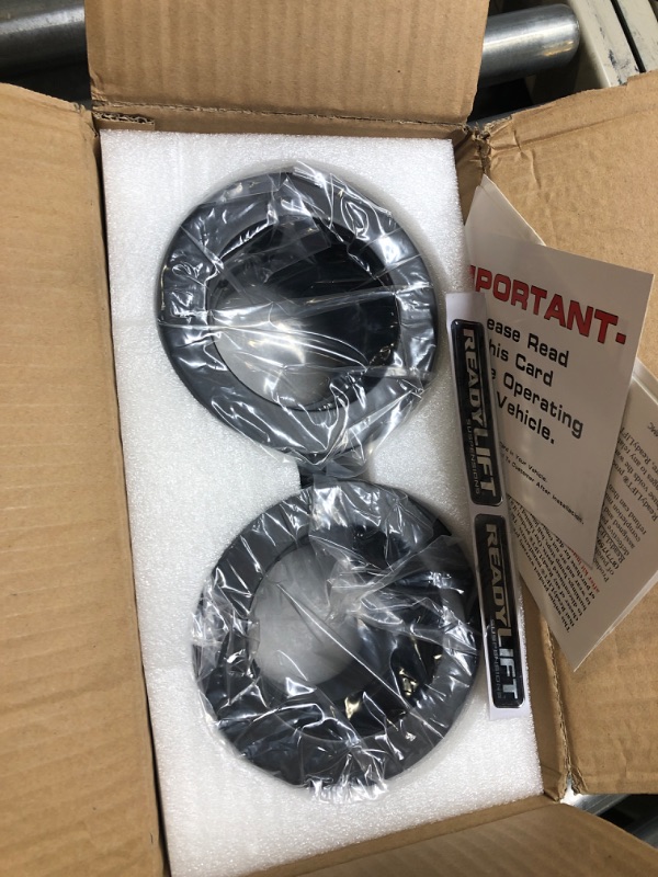 Photo 2 of Readylift 66-1113 1.75 Leveling Kit - Dodge Ram 2500/3500 4WD 2013-2018, for tires up to 35"