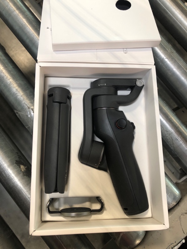 Photo 1 of DJI Osmo Mobile 6 Smartphone Gimbal