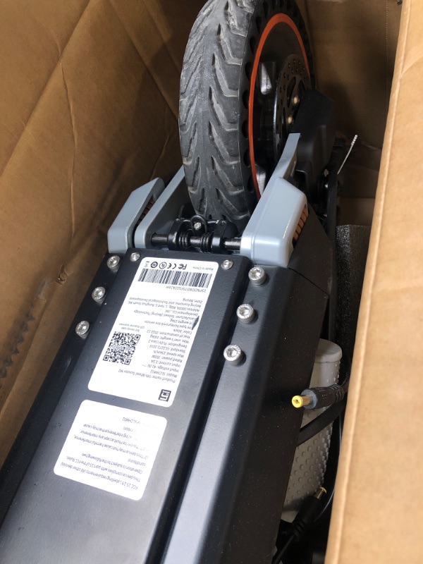 Photo 4 of 5TH WHEEL M1 Electric Scooter - 13.7 Miles Range & 15.5 MPH, 500W Peak Motor, 8" Inner-Support Tires, Triple Braking System, Foldable Electric Scooter for Adults and Teens, iF Design Award Winner
**SCRATCHES ON BIKE**