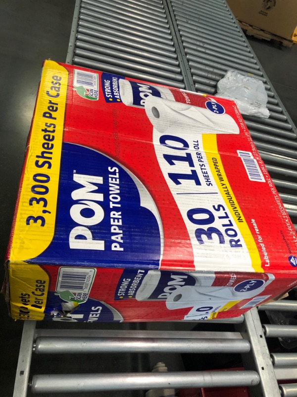 Photo 2 of Pom Paper Towels (30 Pack)