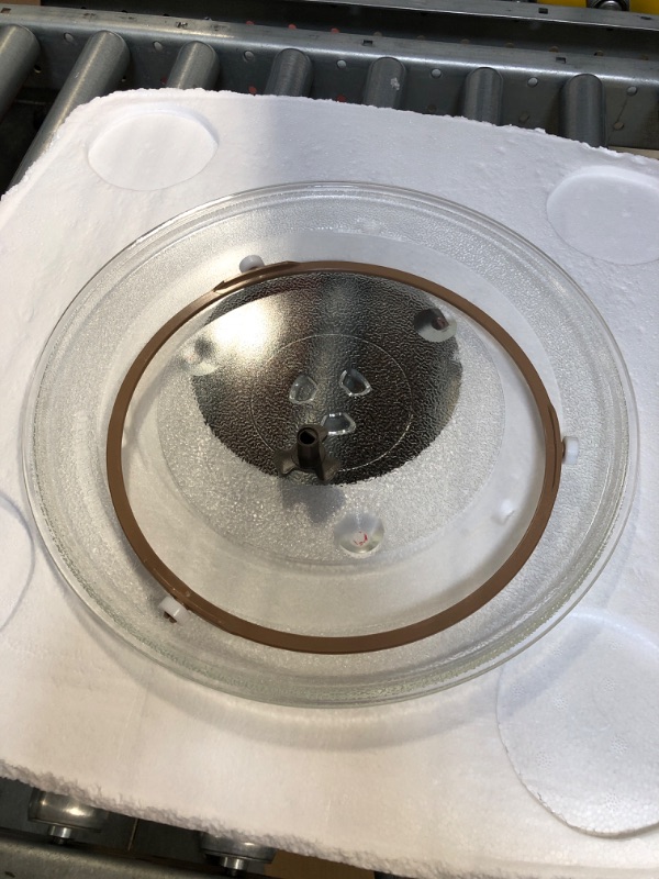 Photo 1 of TOSHIBA EM131A5C-SS Countertop Microwave Oven, 1.2 Cu Ft with 12.4" Turntable, Smart Humidity Sensor with 12 Auto Menus, Mute Function & ECO Mode, Easy Clean Interior, Stainless Steel & 1100W Silver Microwave Oven