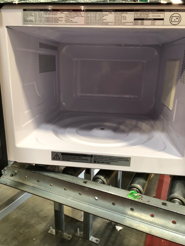 Photo 1 of TOSHIBA EM131A5C-SS Countertop Microwave Oven, 1.2 Cu Ft with 12.4" Turntable, Smart Humidity Sensor with 12 Auto Menus, Mute Function & ECO Mode, Easy Clean Interior, Stainless Steel & 1100W Silver Microwave Oven