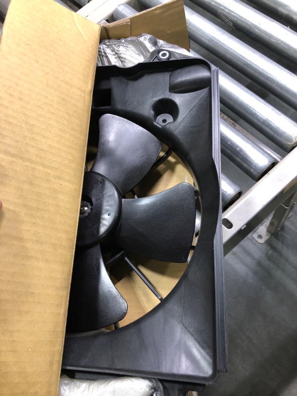 Photo 3 of TYG Engine Radiator Cooling Fan Assembly for Nissan Frontier '05-'21 4.0L / Xterra '05-'15 4.0L / Pathfinder '05-'12 4.0L | OE No. 92120EA200 | Partslink No. NI3020100