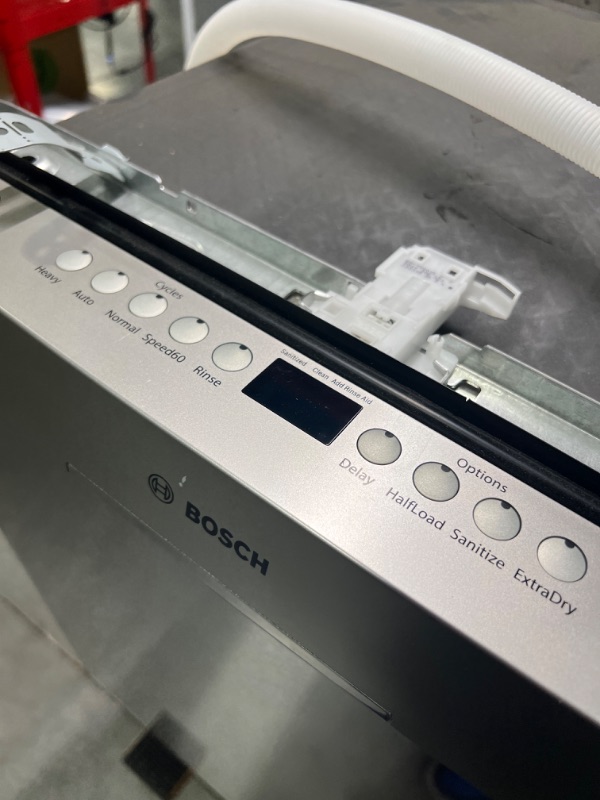 Photo 4 of Bosch 300 Series Dishwasher 24'' Stainless steel 
Model: SHS843AF5N

