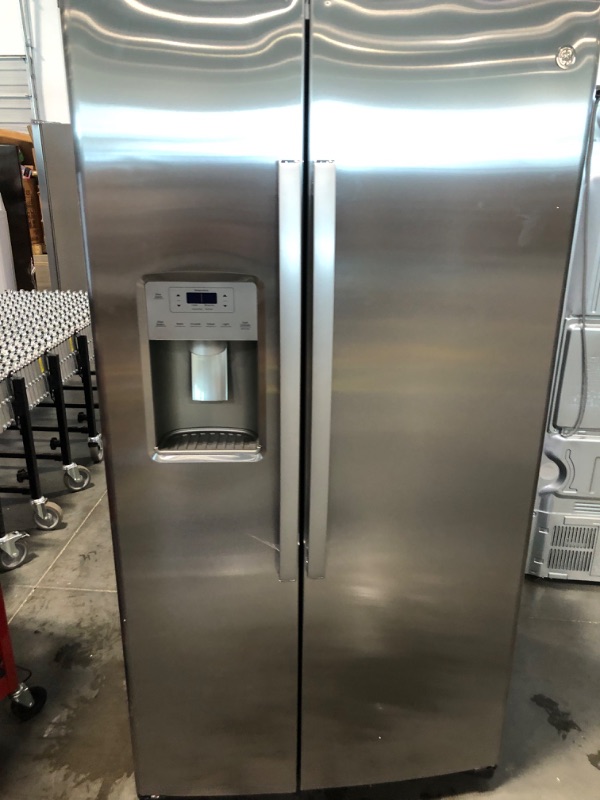 Photo 2 of GE 25.1-cu ft Side-by-Side Refrigerator with Ice Maker (Stainless Steel)
