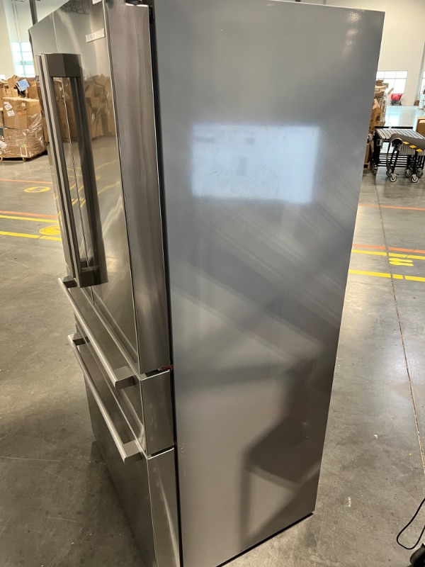 Photo 8 of Bosch 800 Series 21-cu ft 4-Door Counter-depth French Door Refrigerator with Ice Maker (Stainless Steel) ENERGY STAR
