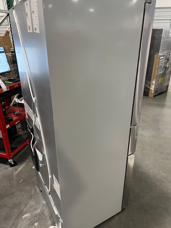 Photo 7 of Bosch 800 Series 21-cu ft 4-Door Counter-depth French Door Refrigerator with Ice Maker (Stainless Steel) ENERGY STAR
