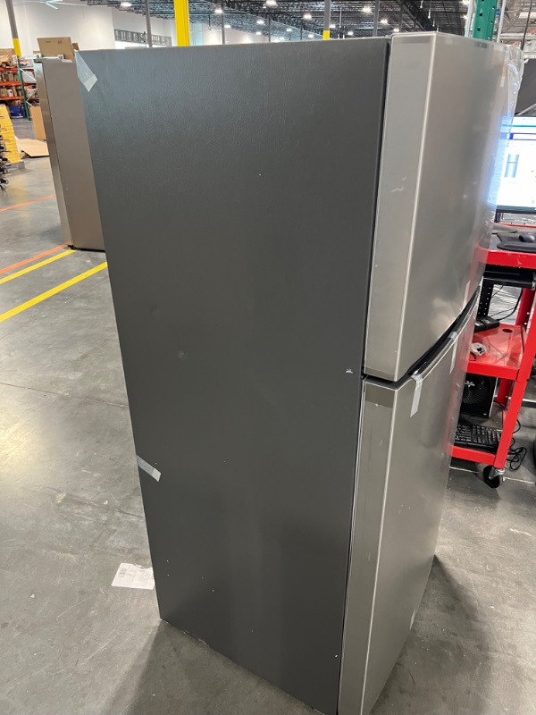 Photo 4 of Frigidaire Garage-Ready 18.3-cu ft Top-Freezer Refrigerator (Easycare Stainless Steel)
