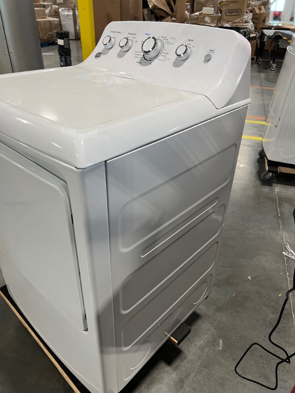 Photo 4 of GE 7.2-cu ft Electric Dryer (White)
