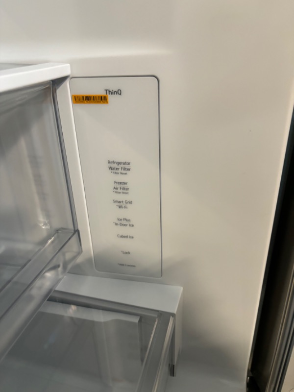 Photo 3 of LG Counter-depth Counter Depth MAX InstaView 25.5-cu ft Smart French Door Refrigerator with Dual Ice Maker (Stainless Steel) ENERGY STAR

**Fairly new condition***