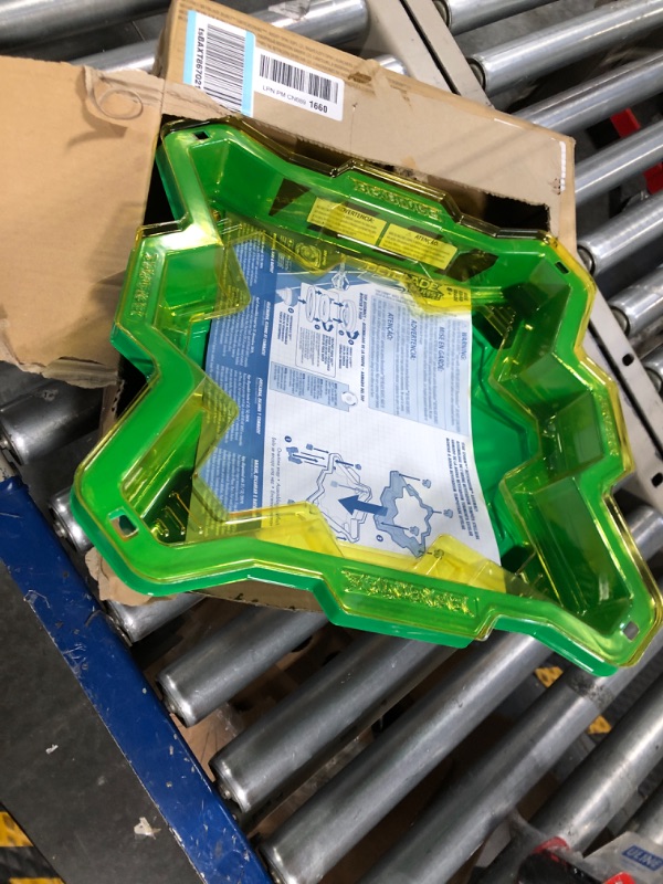 Photo 3 of BEYBLADE Burst Turbo Slingshock Beystadium - Stadium with Rail System color green and yellow
