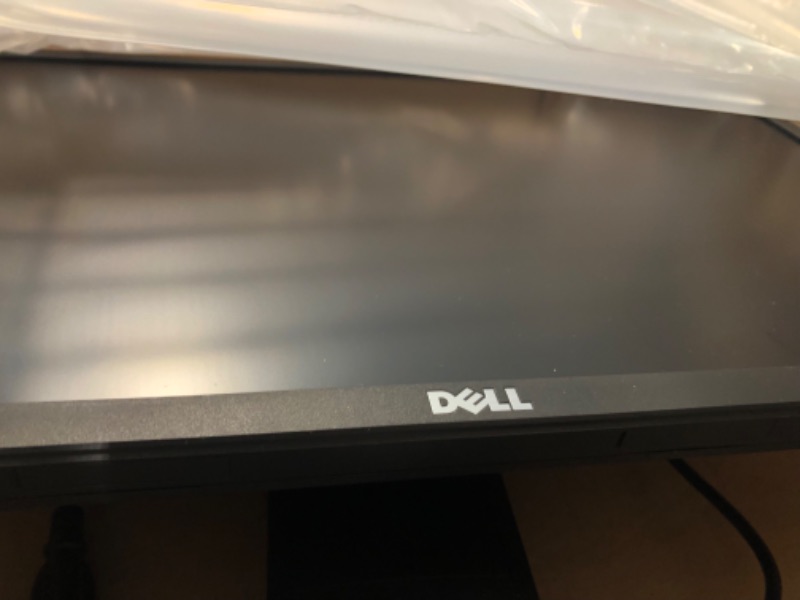 Photo 2 of Dell E1916HV VESA Mountable 19" Screen LED-Lit Monitor,Black One Monitor Monitor 19 in