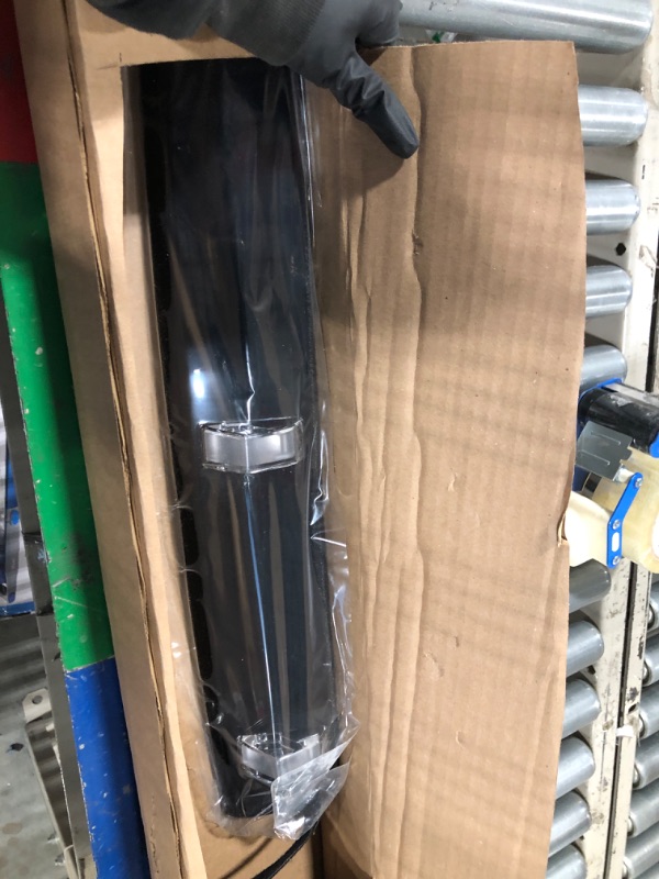 Photo 1 of GM Genuine Parts 42795725 High Mount Stop Lamp