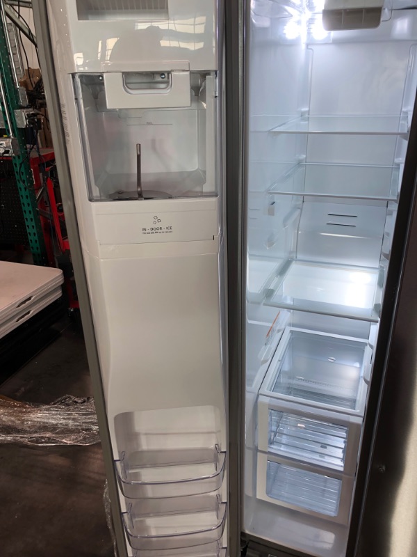 Photo 4 of Whirlpool 28.4-cu ft Side-by-Side Refrigerator with Ice Maker (Fingerprint Resistant Stainless Steel)
