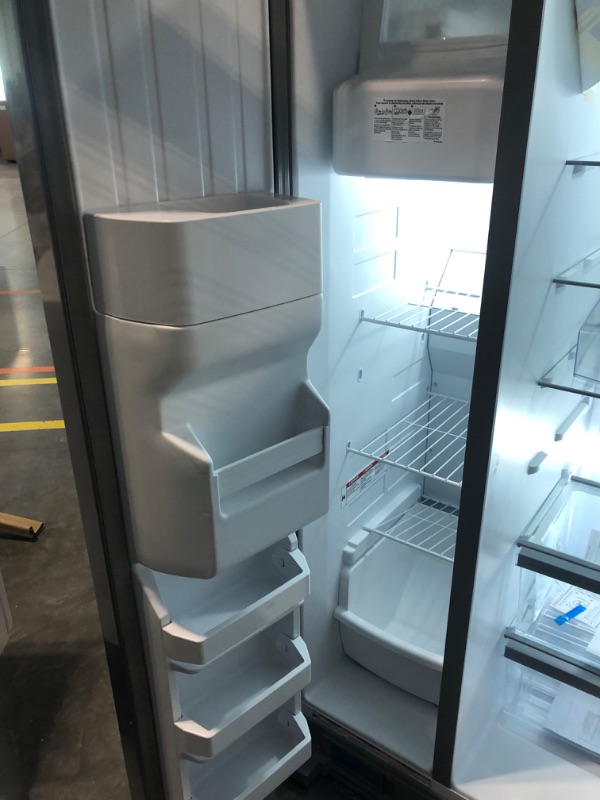 Photo 5 of Whirlpool 24.6-cu ft Side-by-Side Refrigerator with Ice Maker (Fingerprint Resistant Stainless Steel)
