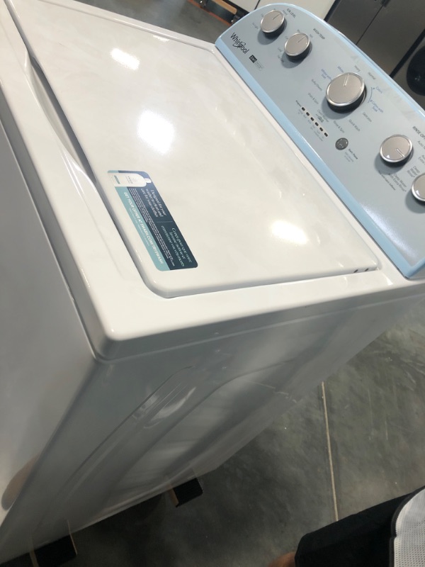 Photo 1 of Whirlpool 3.8-cu ft High Efficiency Impeller and Agitator Top-Load Washer (White)