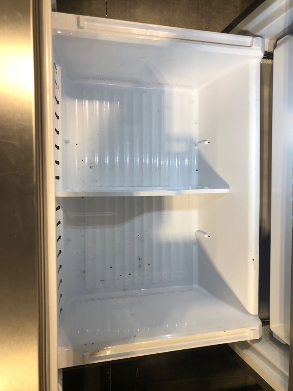 Photo 6 of Hisense 26.6-cu ft French Door Refrigerator with Ice Maker (Fingerprint Resistant Stainless Steel) ENERGY STAR