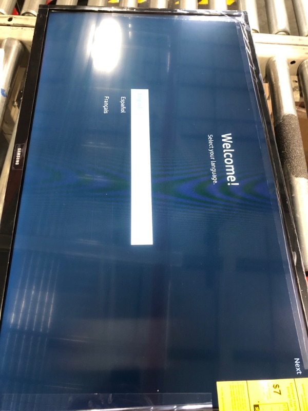 Photo 1 of SAMSUNG 32-inch Class LED Smart FHD TV 1080P (UN32N5300AFXZA, 2018 Model)