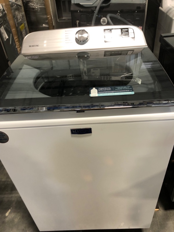 Photo 8 of Maytag Smart Capable 4.7-cu ft High Efficiency Agitator Smart Top-Load Washer (White)
