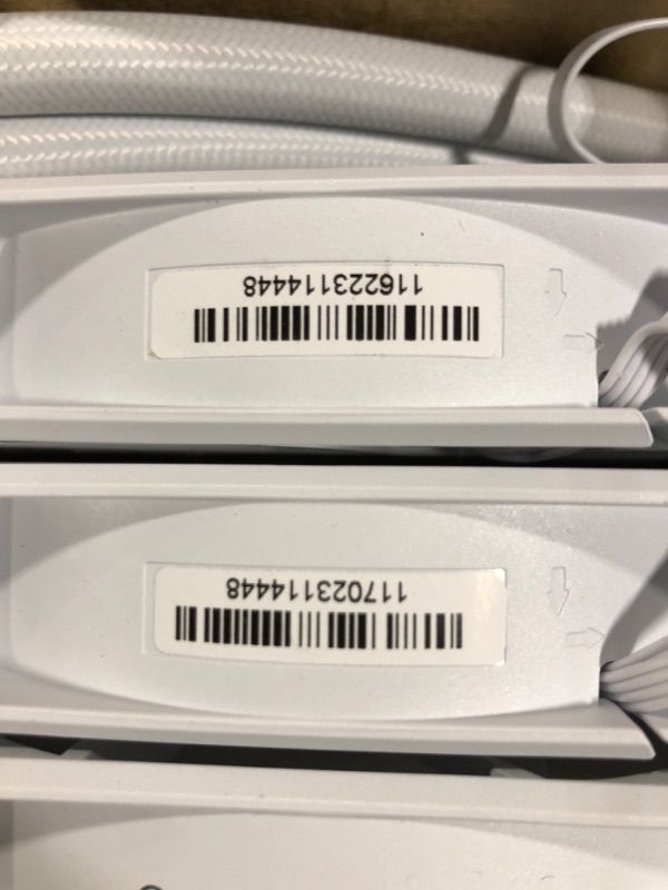 Photo 4 of Corsair iCUE H150i Elite CAPELLIX XT Desktop Liquid CPU Cooler - Three AF120 RGB Elite Fans - 360mm Radiator - Intel® LGA 1700, 1200, 115X, 2066, AMD® AM5, AM4 - Included iCUE Commander CORE - White ELITE CAPELLIX XT 360mm Radiator White