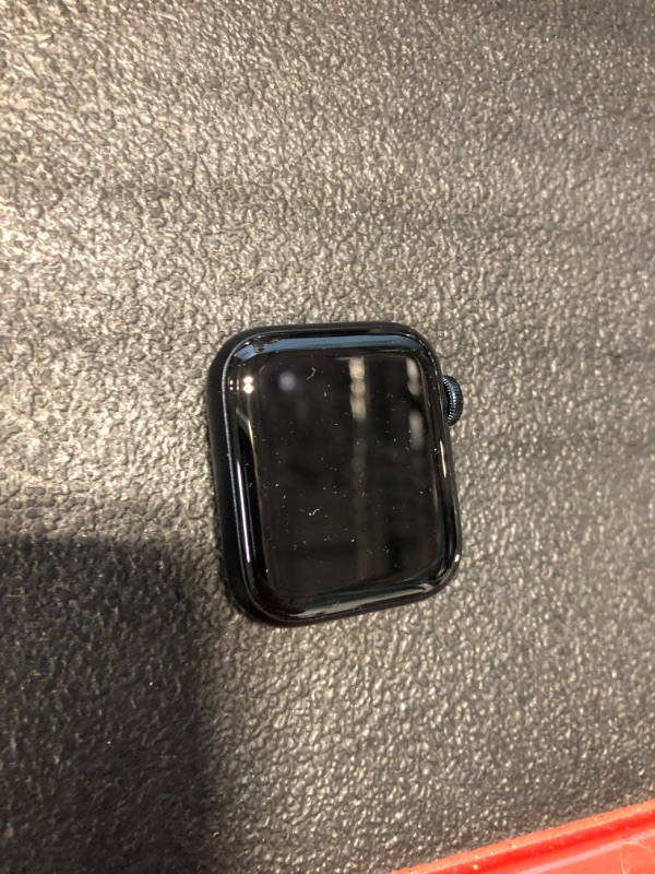 Photo 4 of looks brand new. strap box never opened.
Apple Watch SE GPS + Cellular 40mm Midnight Aluminium Case with Midnight Sport Band - S/M with AppleCare+ (2 Years)