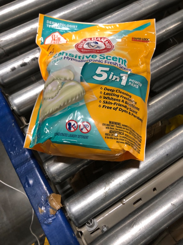 Photo 1 of Arm & Hammer Sensitive Scent 3-IN-1 Power Paks, 42 count