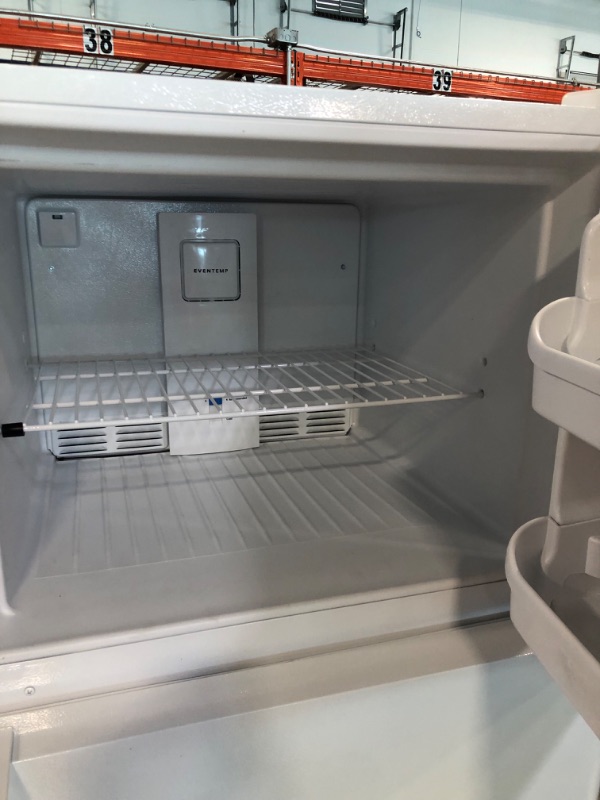 Photo 6 of Frigidaire 20.5-cu ft Top-Freezer Refrigerator (White)