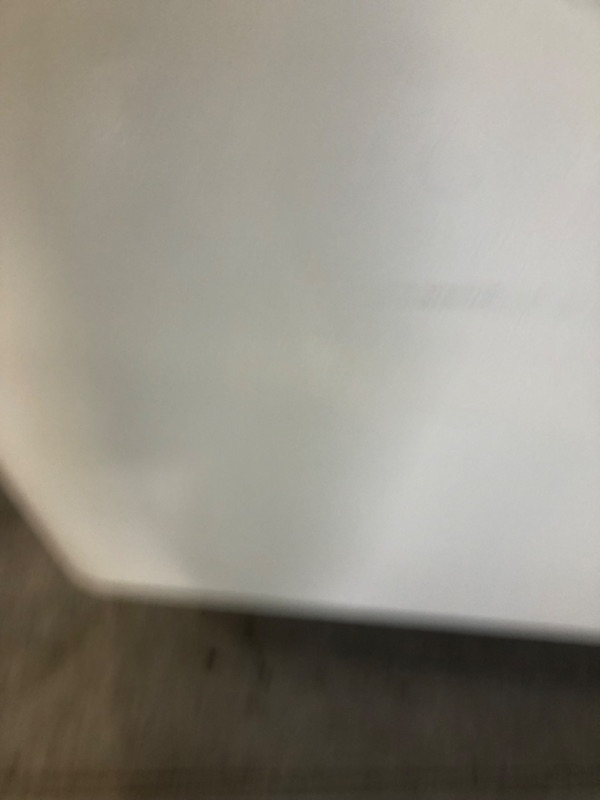 Photo 9 of Frigidaire 20.5-cu ft Top-Freezer Refrigerator (White)