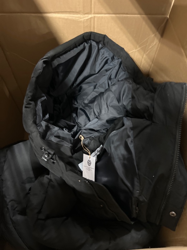 Photo 1 of Amazon Essentials Men's Recycled Polyester Mid-Length Hooded Puffer (Available in Big & Tall) Small Black