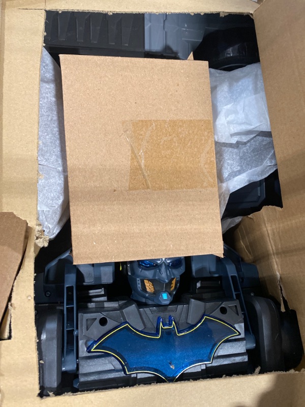Photo 1 of DC Comics, Batman, Gotham City Guardian Playset, 4-in-1 Transformation, Batman Figure, Lights & 40+ Sounds, Kids Toy for Boys & Girls Ages 5+