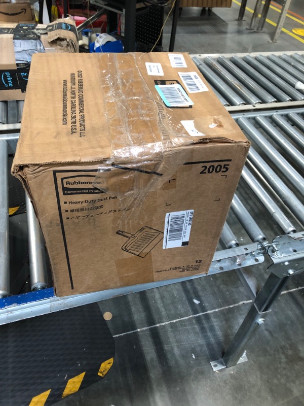 Photo 1 of 12 pc dust pans 