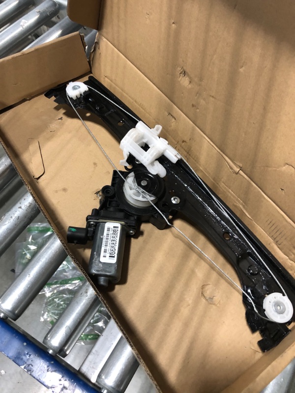 Photo 3 of Front Passenger Side Window Regulator Assembly With Motor For 2012-2017 Fi-at 500