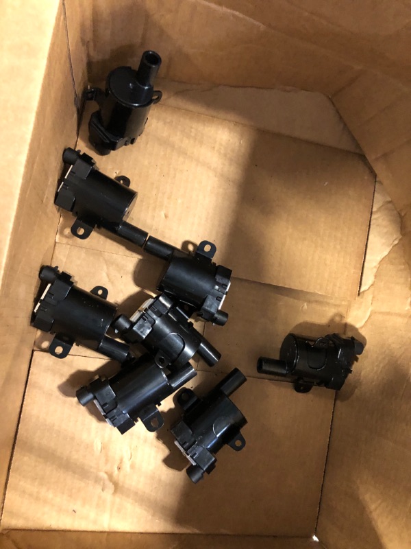 Photo 1 of BDFHYK Ignition Coil Pack UF262 Set of 8 Compatible with Silverado 1500 2500 Tahoe Suburban Express Sierra Savana Yukon XL Escalade 4.8L 5.0L 5.3L 6.0L V8 Replacement for E254P D585 C1251 5C1082
