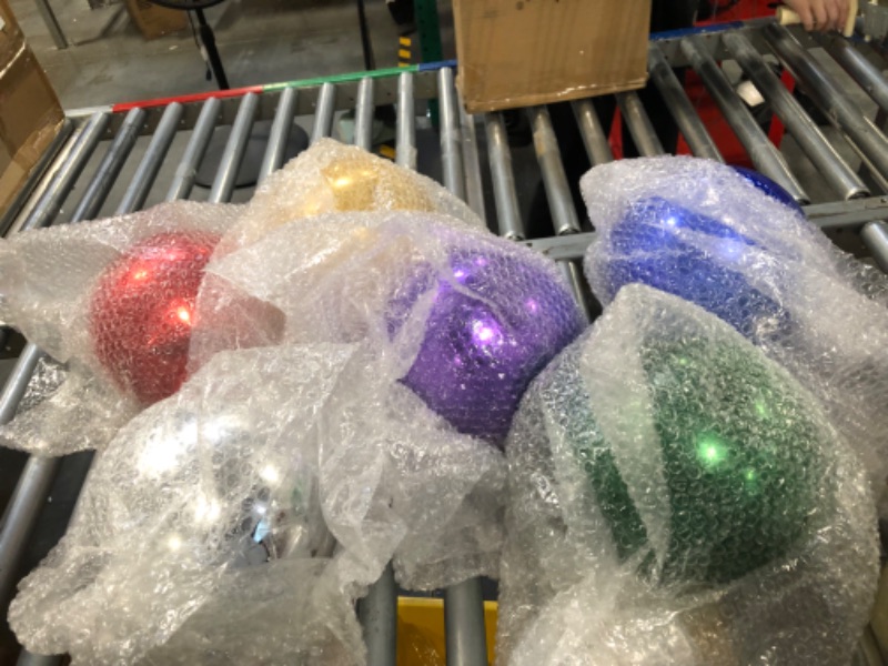 Photo 1 of 6 Pcs Large Christmas Ball Ornaments Giant Commercial Grade Plastic Christmas Ball Hanging Decorations 8" (200 Mm) for Outdoor Holiday Party Decorations Christmas Tree (Red, Green, Silver, Gold,Purple,Blue)