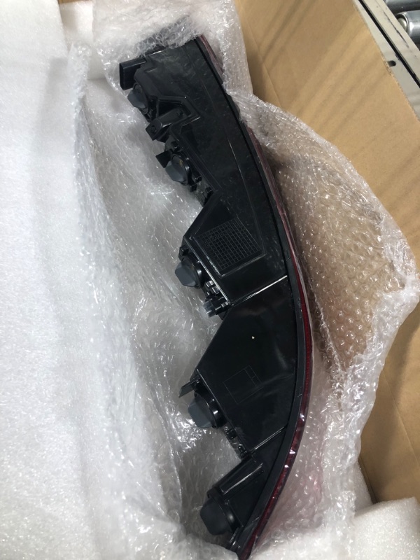 Photo 3 of QKVCX Rear Bumper Light Fit for Audi Q5 2018 2019 2020 2021 Back Up Tail Light Brake Lights for Left Driver Side.