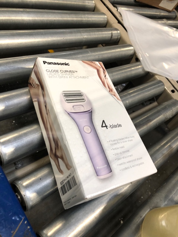 Photo 2 of 885170378599
Panasonic Women's 4 Blade Shaver - ES-WL80