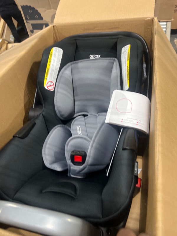 Photo 3 of Britax Willow S Infant Car Seat with Alpine Base, ClickTight Technology, Rear Facing Car Seat with RightSize System, Graphite Onyx