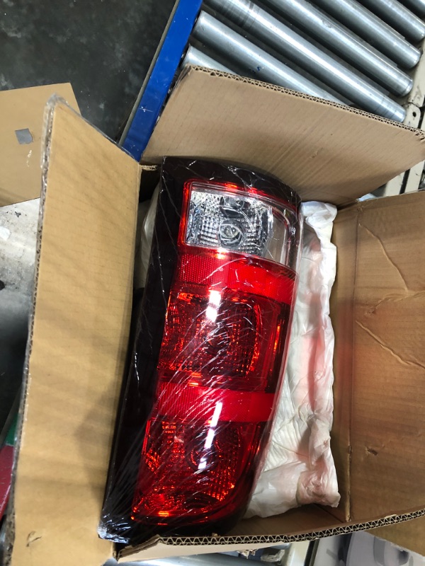 Photo 3 of PIT66 Tail Lights Lamps Compatible with GMC Sierra 1500 2500 3500HD 2007-2014, 25958485, GM2801208, 25958484, GM2800208 Red Left+Right(w/Blubs&wiring harness) Red Lens?Left&Right? 07-14 Sierra